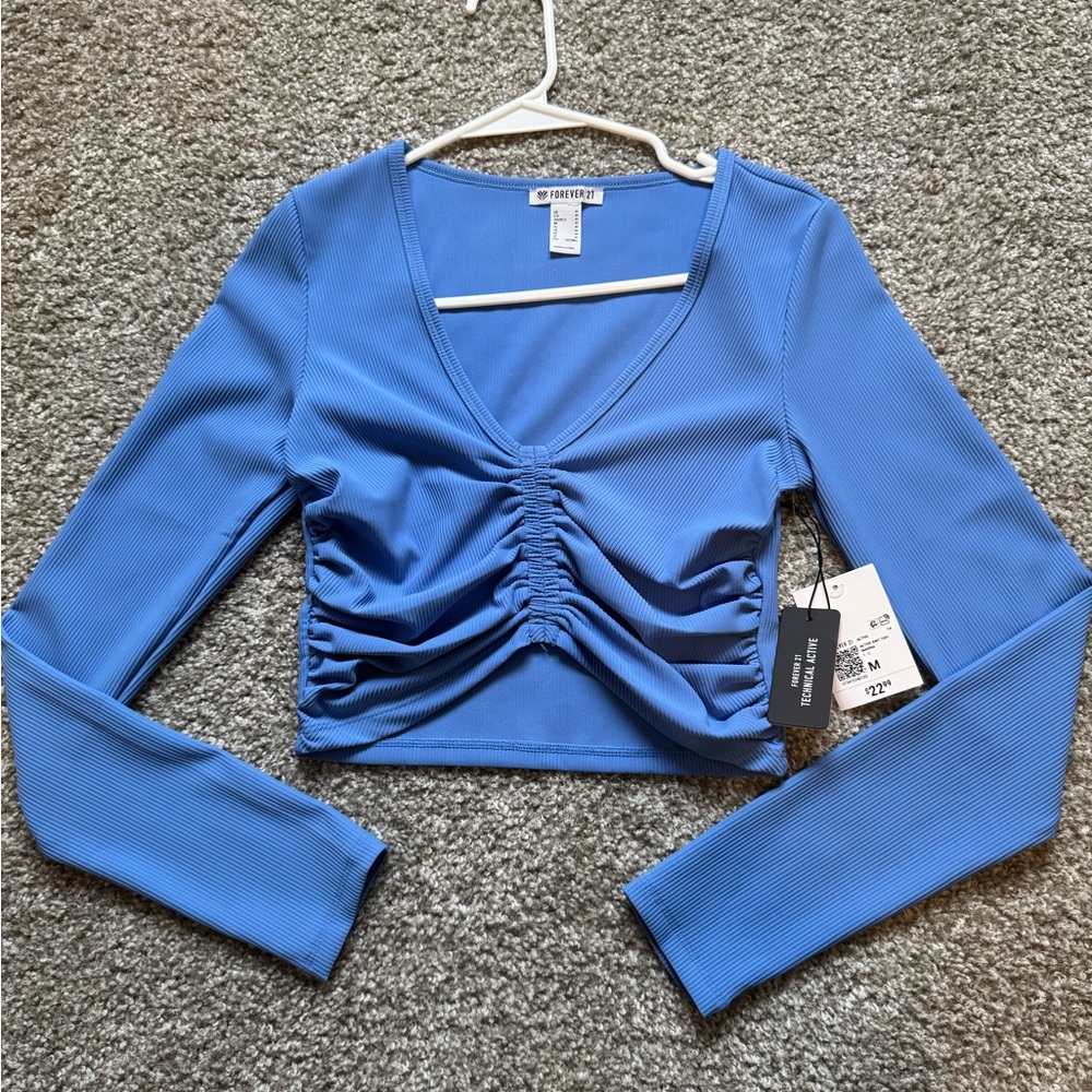 Active Ruched Crop Top - Picture 4 of 7
